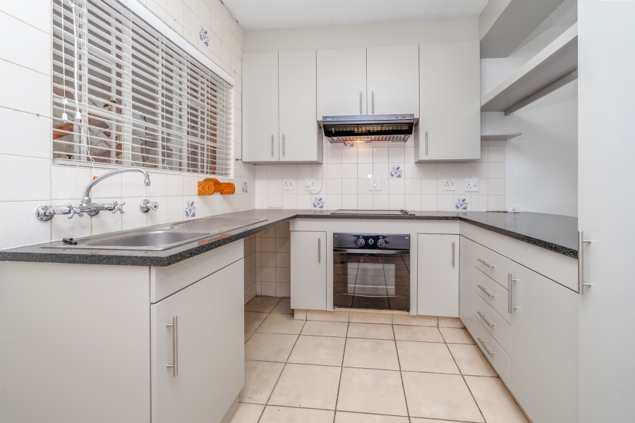 1 Bedroom Property for Sale in Bryanston Gauteng