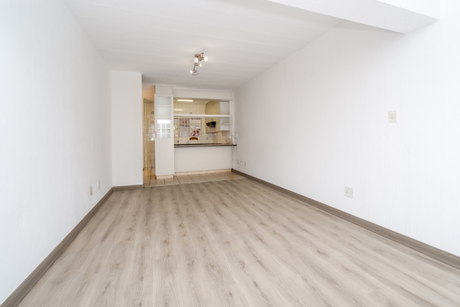 1 Bedroom Property for Sale in Bryanston Gauteng