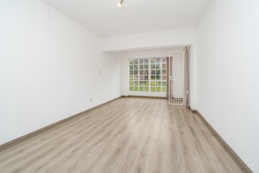 1 Bedroom Property for Sale in Bryanston Gauteng
