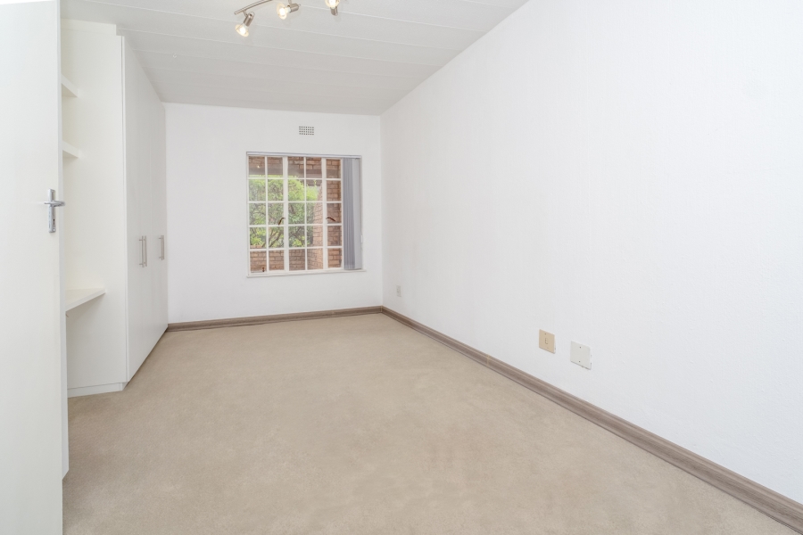 1 Bedroom Property for Sale in Bryanston Gauteng