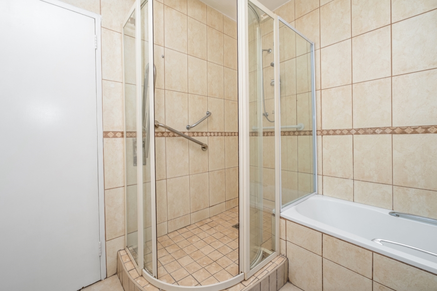 1 Bedroom Property for Sale in Bryanston Gauteng