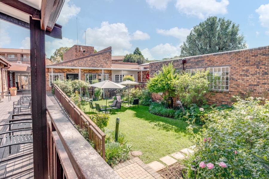 1 Bedroom Property for Sale in Bryanston Gauteng