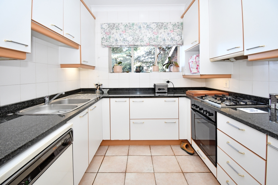 2 Bedroom Property for Sale in Waverley Gauteng