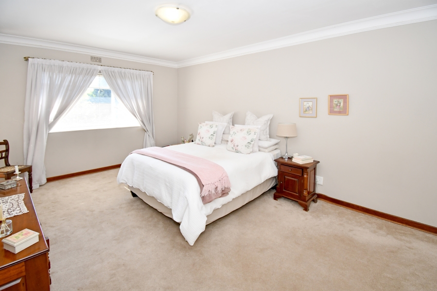 2 Bedroom Property for Sale in Waverley Gauteng