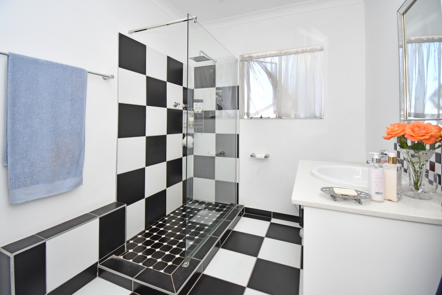 2 Bedroom Property for Sale in Waverley Gauteng