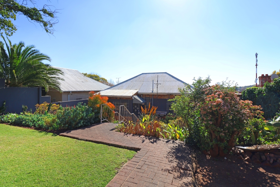 2 Bedroom Property for Sale in Westdene Gauteng