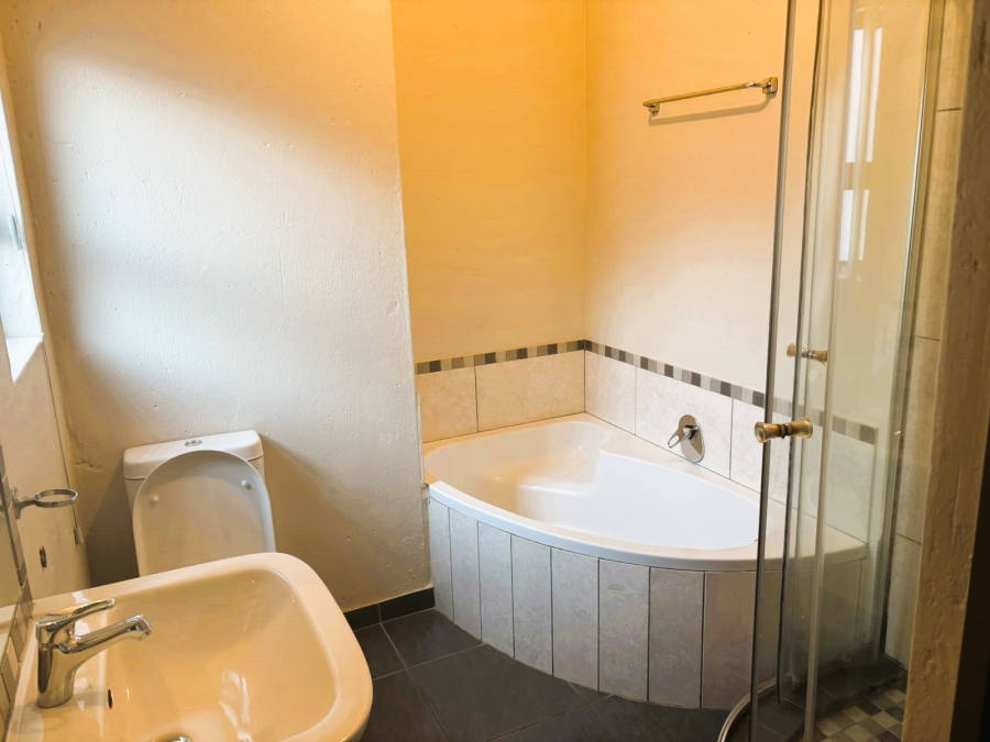 3 Bedroom Property for Sale in Honeydew Grove Gauteng