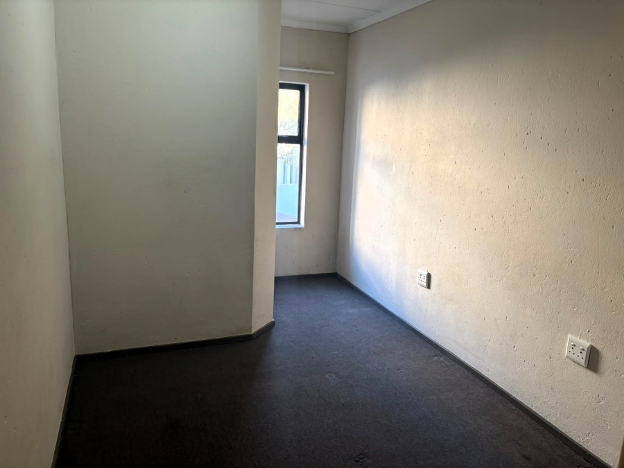 3 Bedroom Property for Sale in Honeydew Grove Gauteng