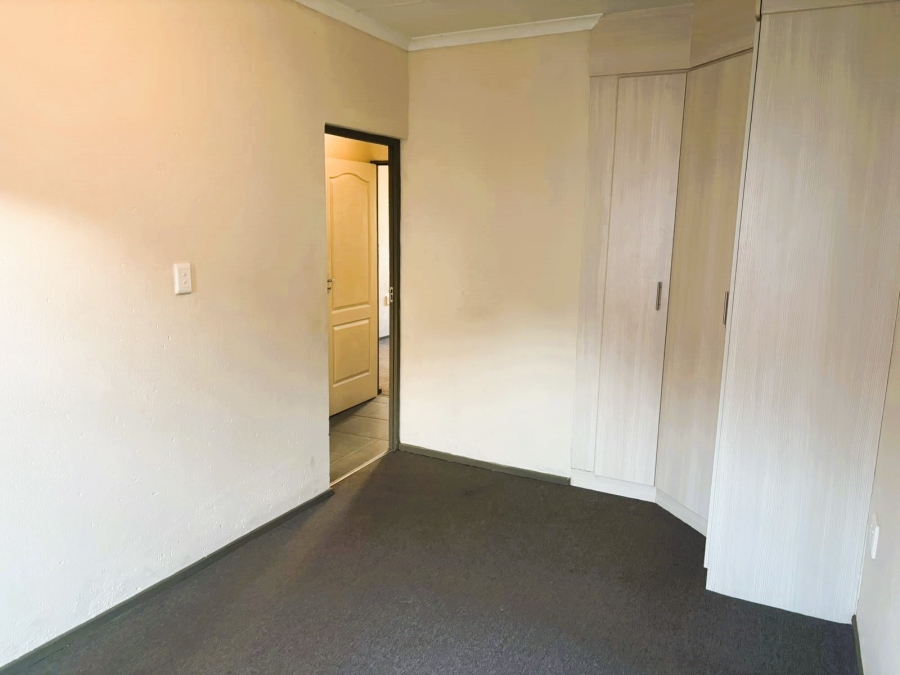 3 Bedroom Property for Sale in Honeydew Grove Gauteng