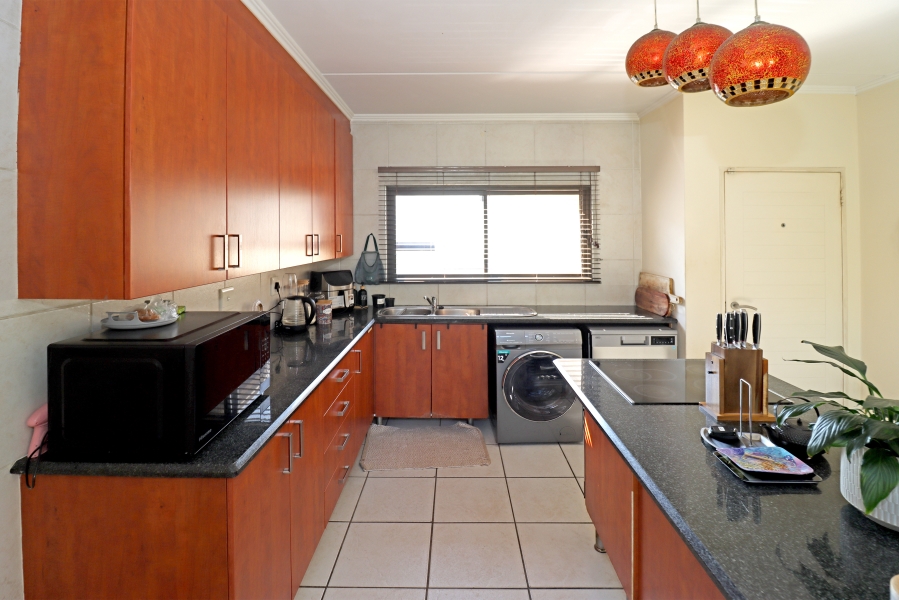 To Let 2 Bedroom Property for Rent in Sunninghill Gauteng