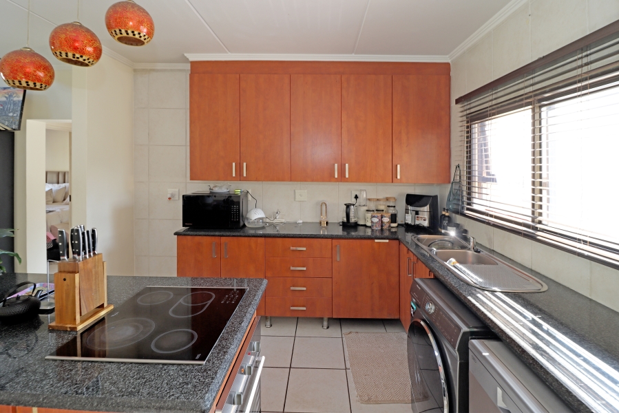 To Let 2 Bedroom Property for Rent in Sunninghill Gauteng