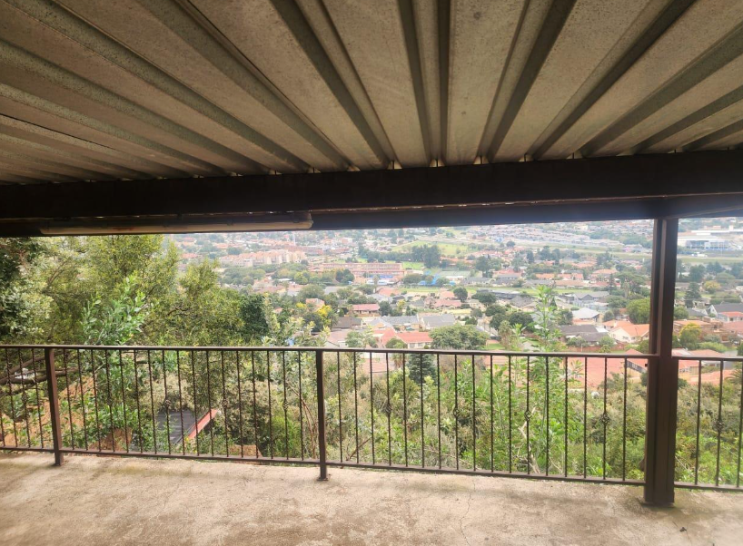 3 Bedroom Property for Sale in Glenvista Gauteng