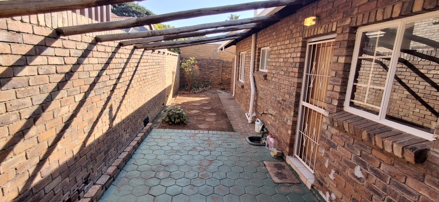 3 Bedroom Property for Sale in Magalieskruin Gauteng