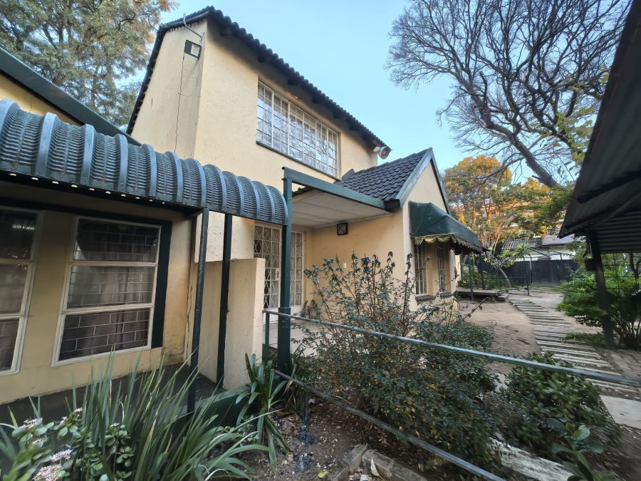 8 Bedroom Property for Sale in Ferndale Gauteng