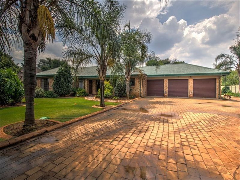 4 Bedroom Property for Sale in Bredell Gauteng