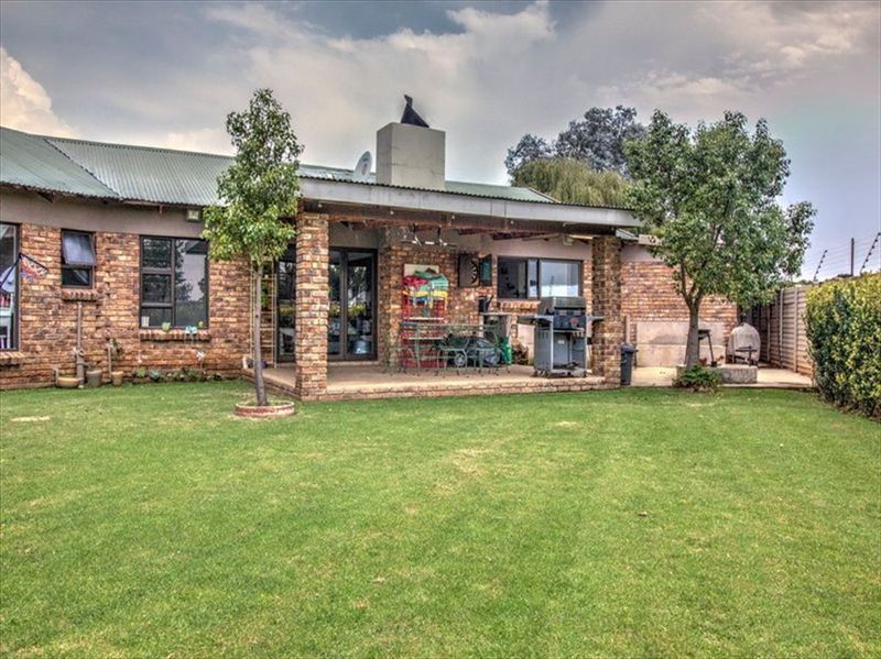 4 Bedroom Property for Sale in Bredell Gauteng