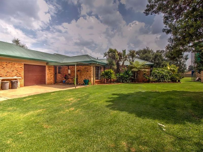 4 Bedroom Property for Sale in Bredell Gauteng