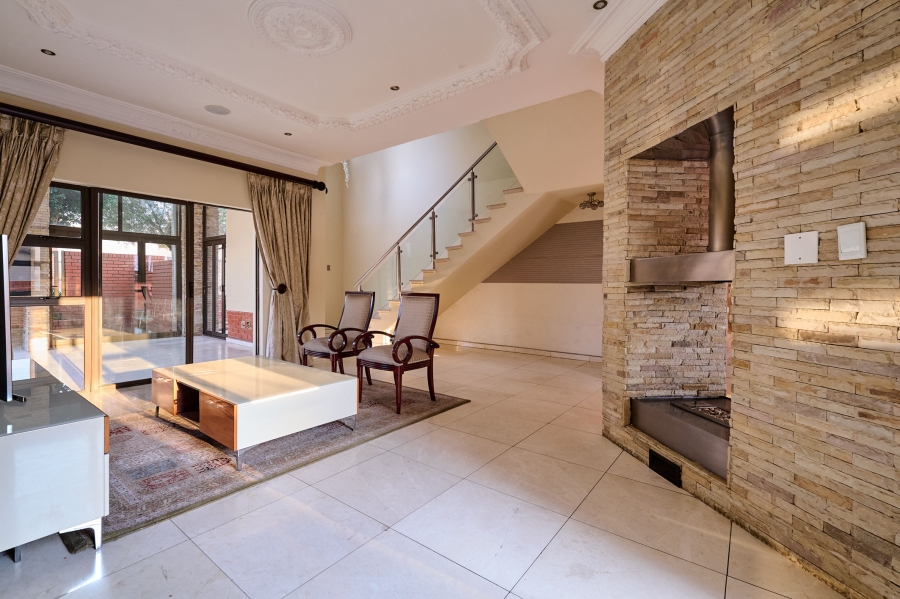 5 Bedroom Property for Sale in Waterfall Country Village Gauteng