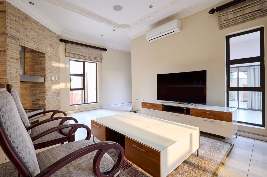 5 Bedroom Property for Sale in Waterfall Country Village Gauteng