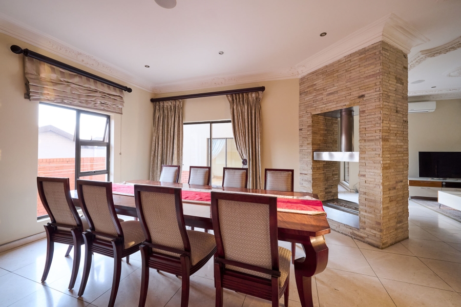 5 Bedroom Property for Sale in Waterfall Country Village Gauteng