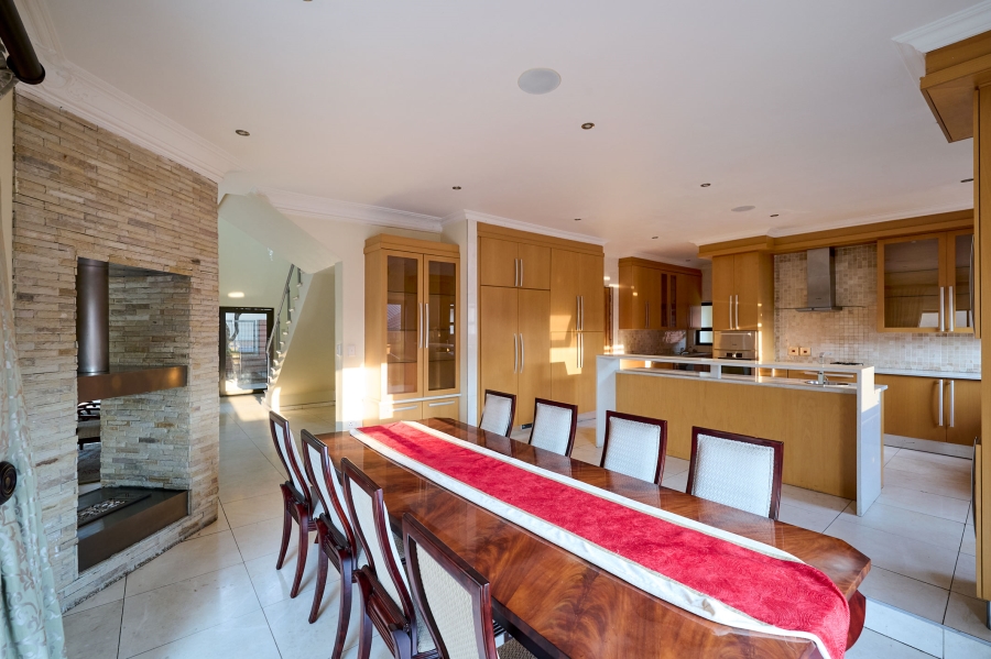 5 Bedroom Property for Sale in Waterfall Country Village Gauteng