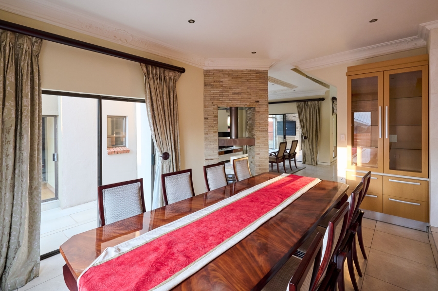 5 Bedroom Property for Sale in Waterfall Country Village Gauteng
