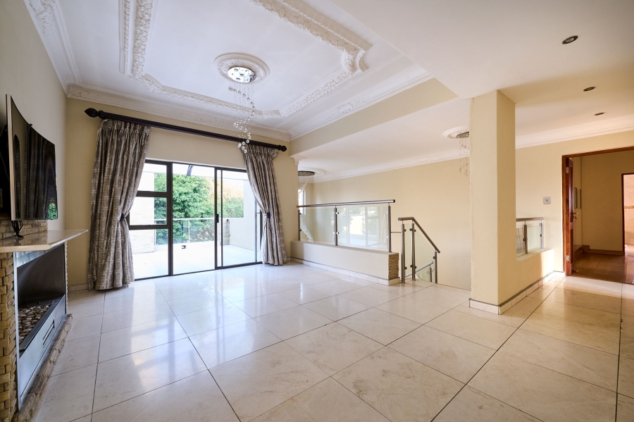 5 Bedroom Property for Sale in Waterfall Country Village Gauteng