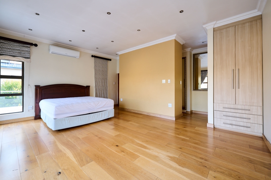 5 Bedroom Property for Sale in Waterfall Country Village Gauteng