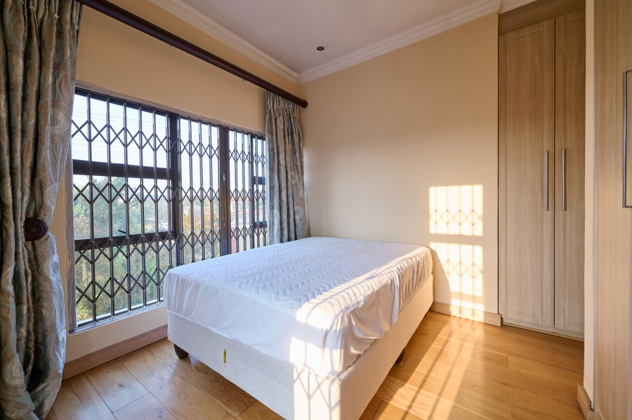 5 Bedroom Property for Sale in Waterfall Country Village Gauteng
