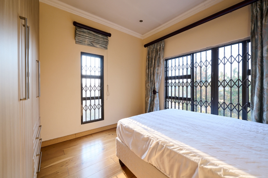5 Bedroom Property for Sale in Waterfall Country Village Gauteng