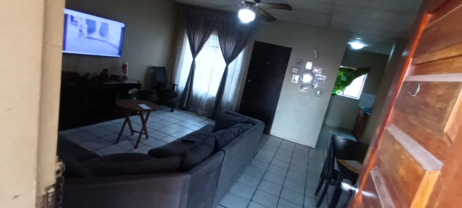 2 Bedroom Property for Sale in Elandspoort Gauteng