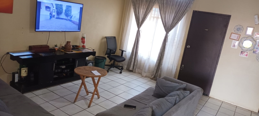 2 Bedroom Property for Sale in Elandspoort Gauteng