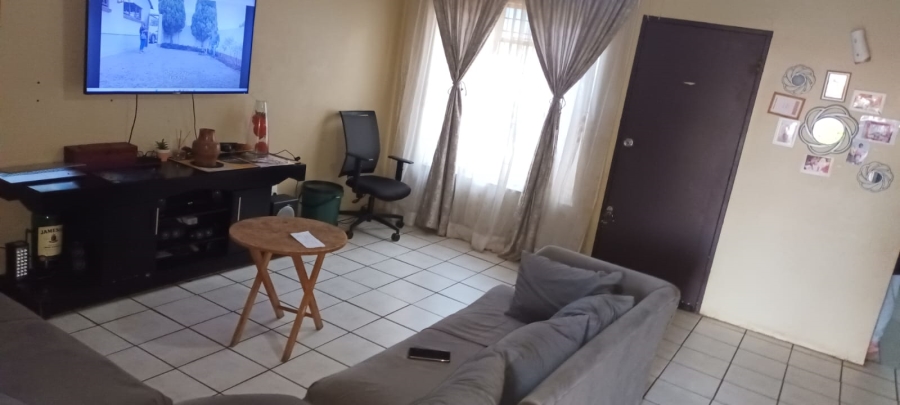 2 Bedroom Property for Sale in Elandspoort Gauteng