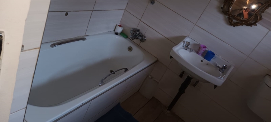 2 Bedroom Property for Sale in Elandspoort Gauteng