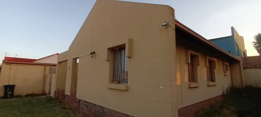 2 Bedroom Property for Sale in Elandspoort Gauteng