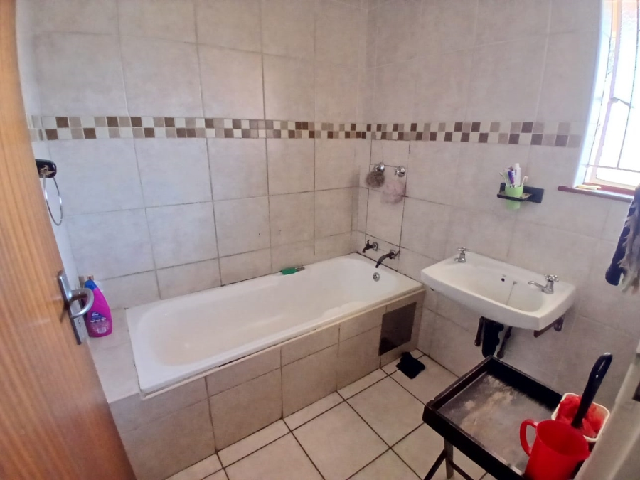 3 Bedroom Property for Sale in Kwaggasrand Gauteng