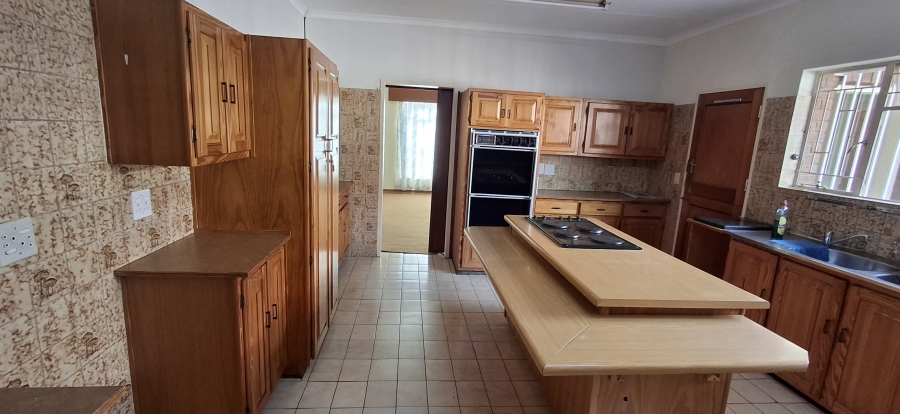 5 Bedroom Property for Sale in Florauna Gauteng