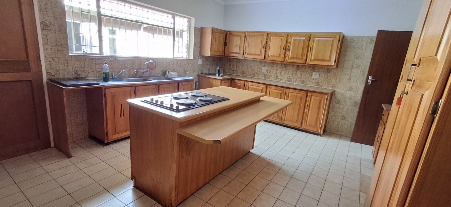 5 Bedroom Property for Sale in Florauna Gauteng