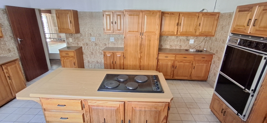 5 Bedroom Property for Sale in Florauna Gauteng