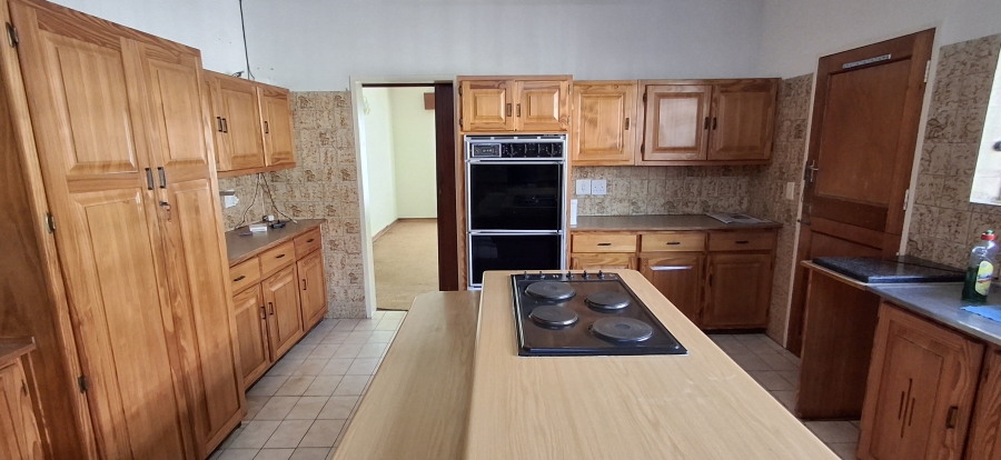 5 Bedroom Property for Sale in Florauna Gauteng