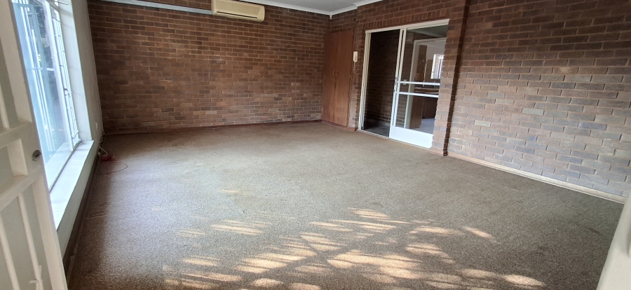 5 Bedroom Property for Sale in Florauna Gauteng