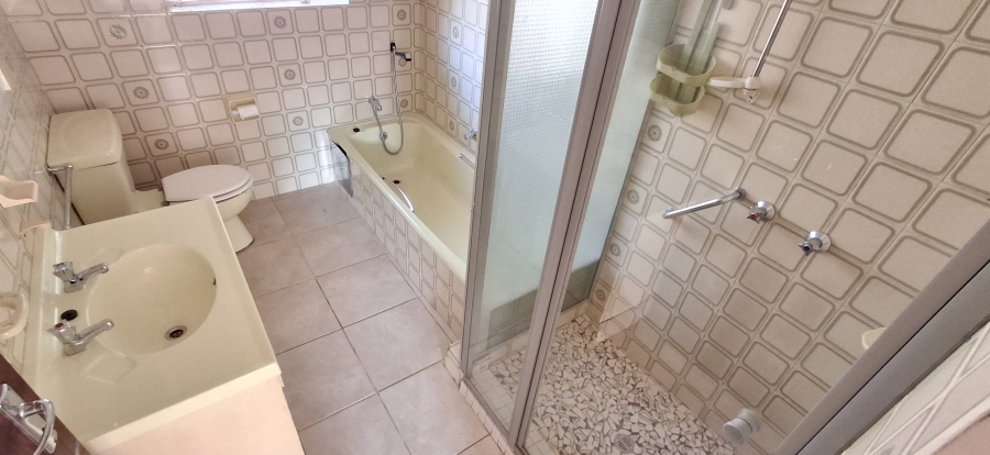 5 Bedroom Property for Sale in Florauna Gauteng