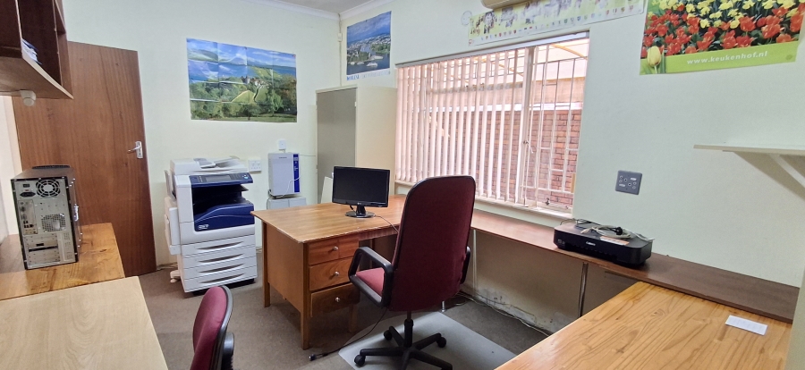 5 Bedroom Property for Sale in Florauna Gauteng