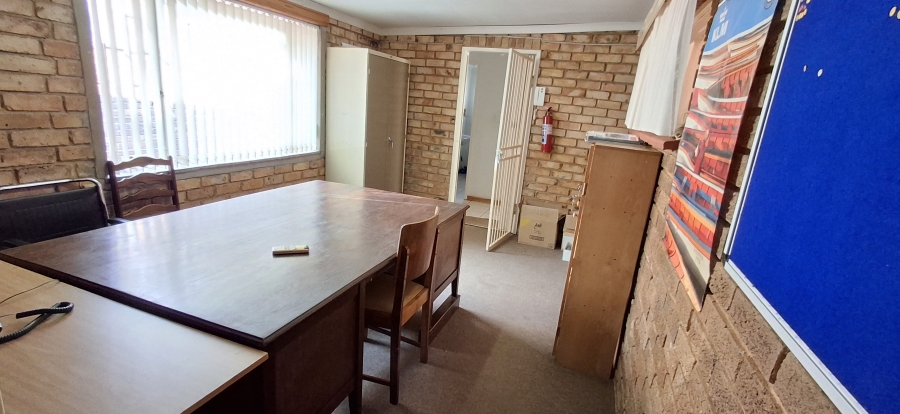 5 Bedroom Property for Sale in Florauna Gauteng