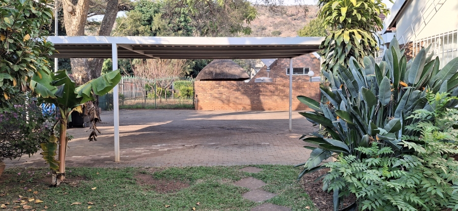 5 Bedroom Property for Sale in Florauna Gauteng