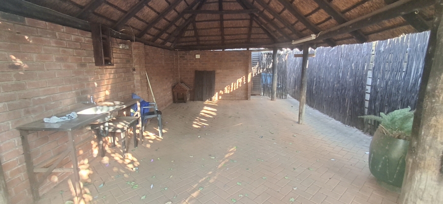 5 Bedroom Property for Sale in Florauna Gauteng