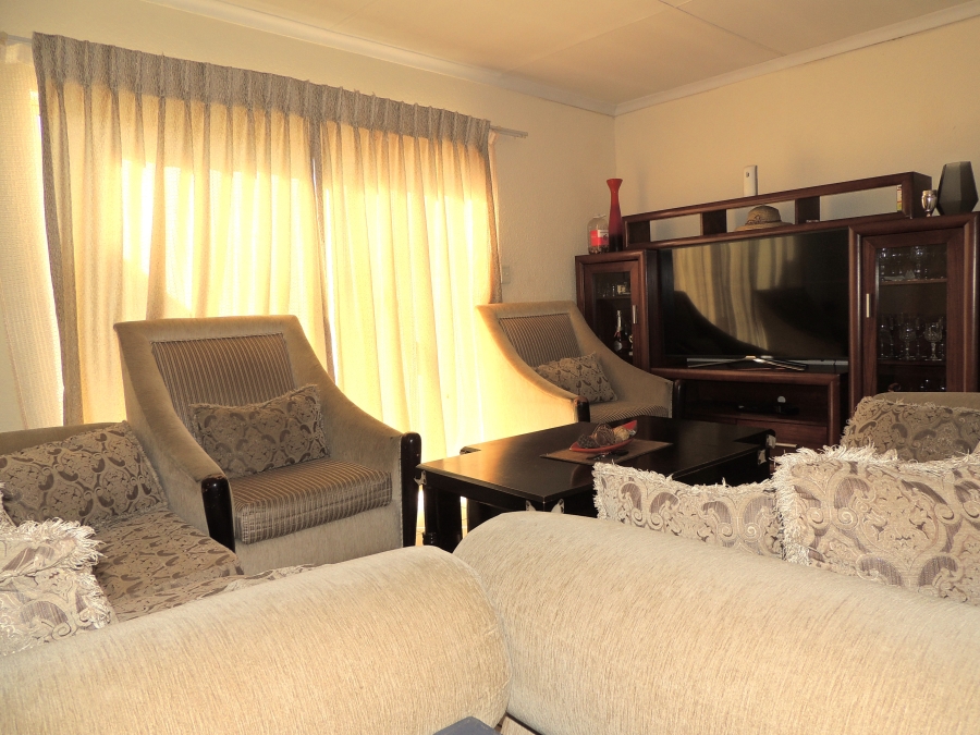 2 Bedroom Property for Sale in Willowbrook Gauteng