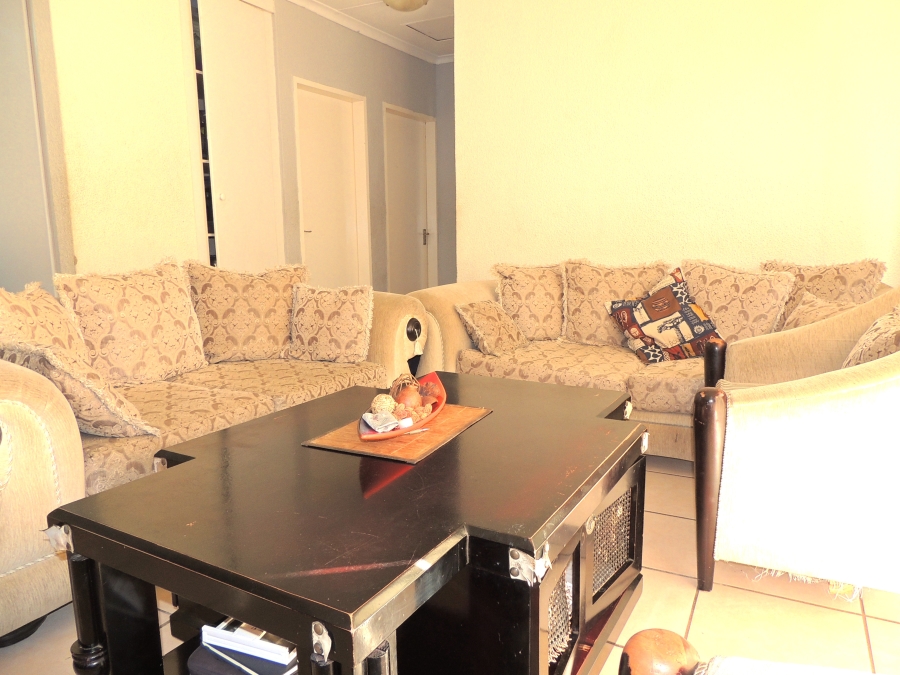 2 Bedroom Property for Sale in Willowbrook Gauteng