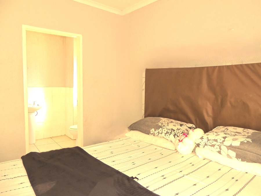 2 Bedroom Property for Sale in Willowbrook Gauteng