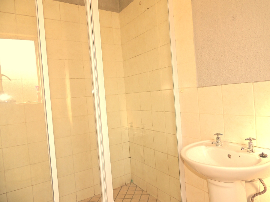 2 Bedroom Property for Sale in Willowbrook Gauteng